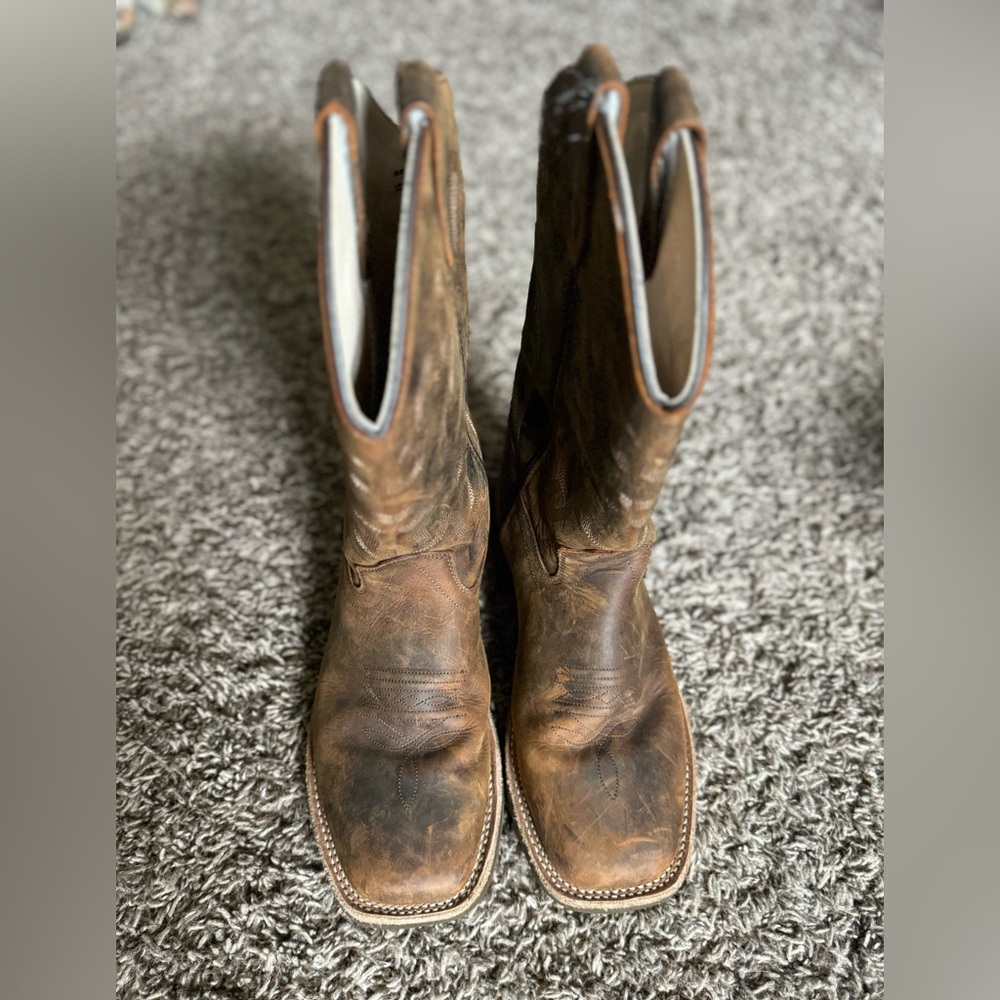 Boots - size 6Y